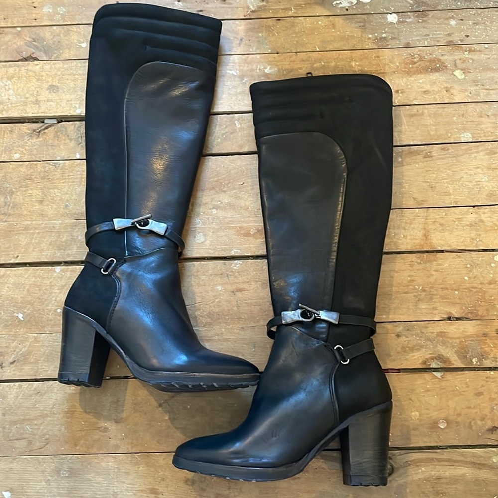 New all leather made in Portugal Gorgeous Moto style
Size 35 euro